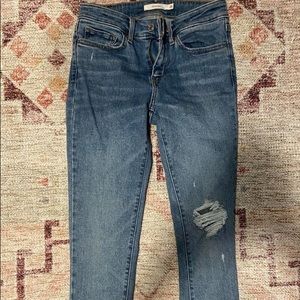 Levi’s ripped skinny jeans